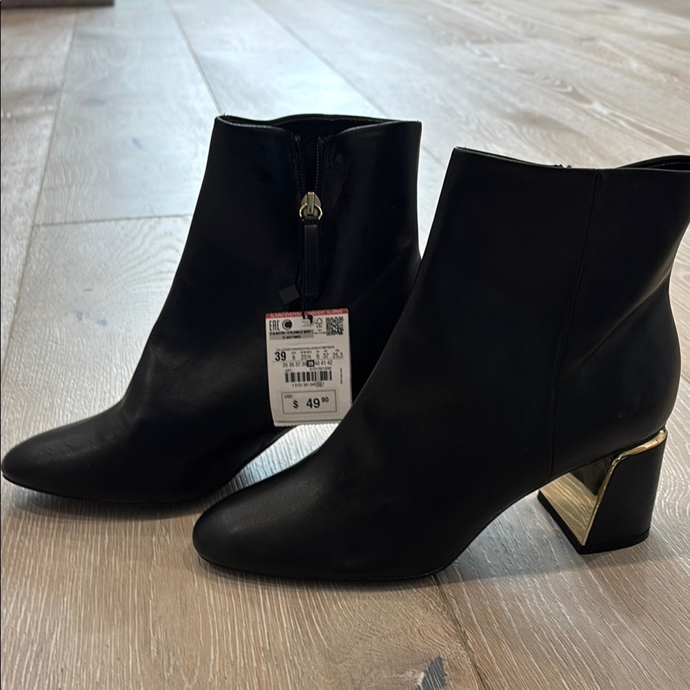 Elegant Black Ankle Boots